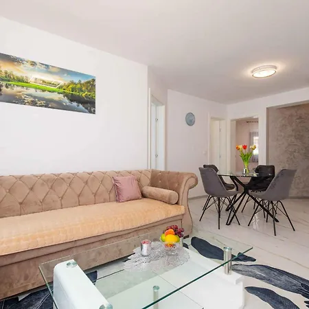 With A - C In Krk-insel Krk 55017 Appartamento Krk Town